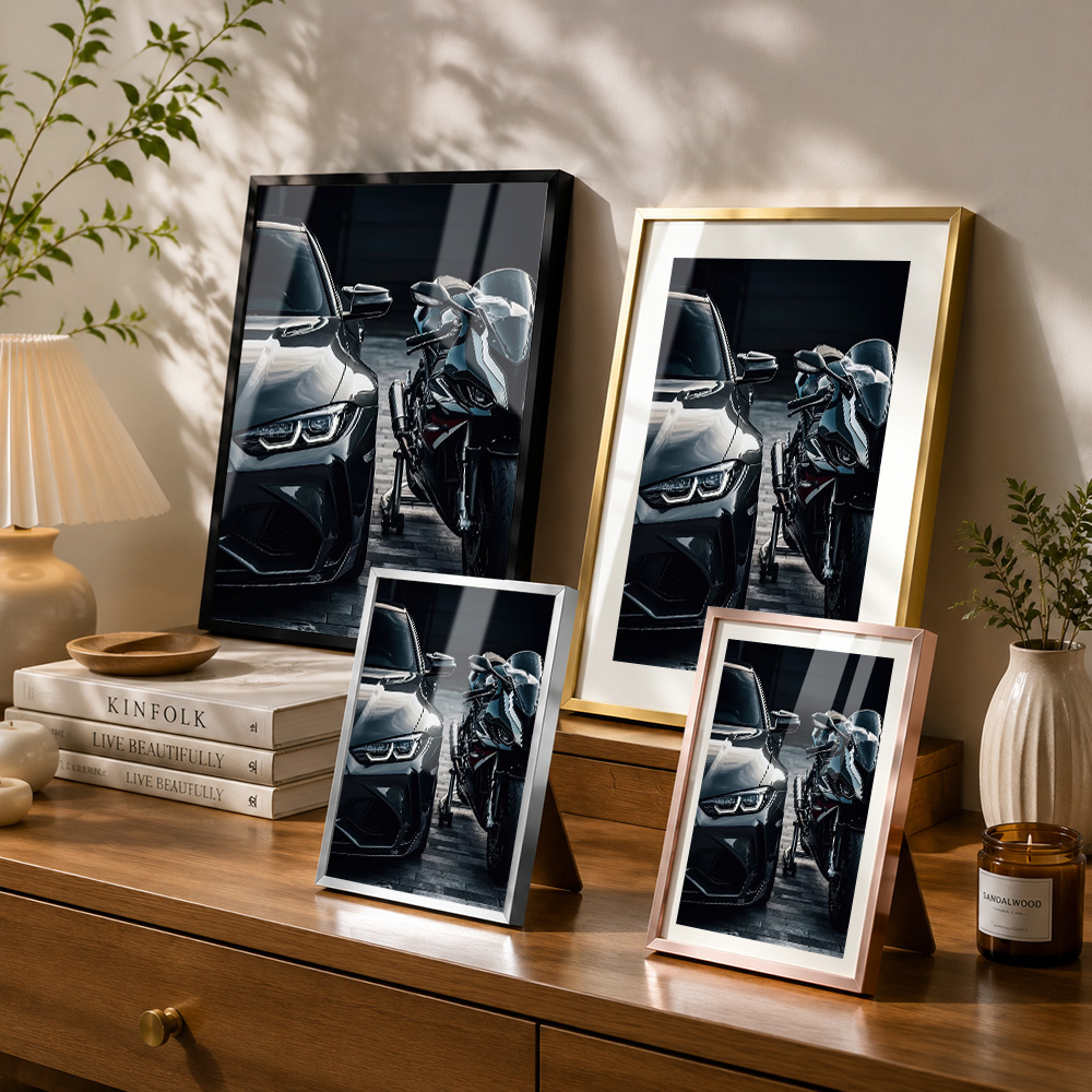 Zwarte auto en motorfiets duo  - Metal Photo Panel recensie en prijs